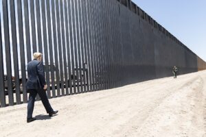 Mexico&#8217;s President Speaks Out Over Trump&#8217;s Border Wall Plans