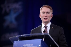 Republican Senator Accuses Internet Rumors Of Fueling Opposition To Border Deal