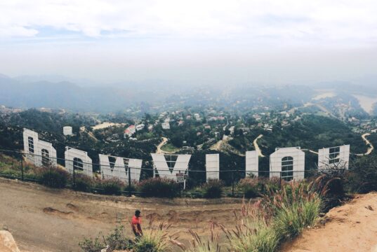 Mel Gibson Rips Into Kamala Harris – Says Her IQ Matches A โFence Postโ